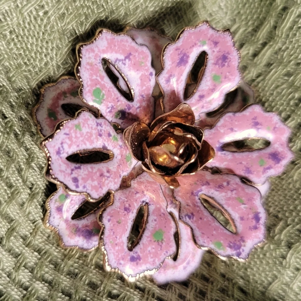 Vintage Enameled  Pin